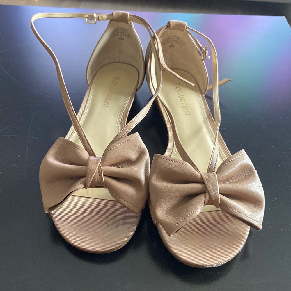 Enzo Angiolini thong slides